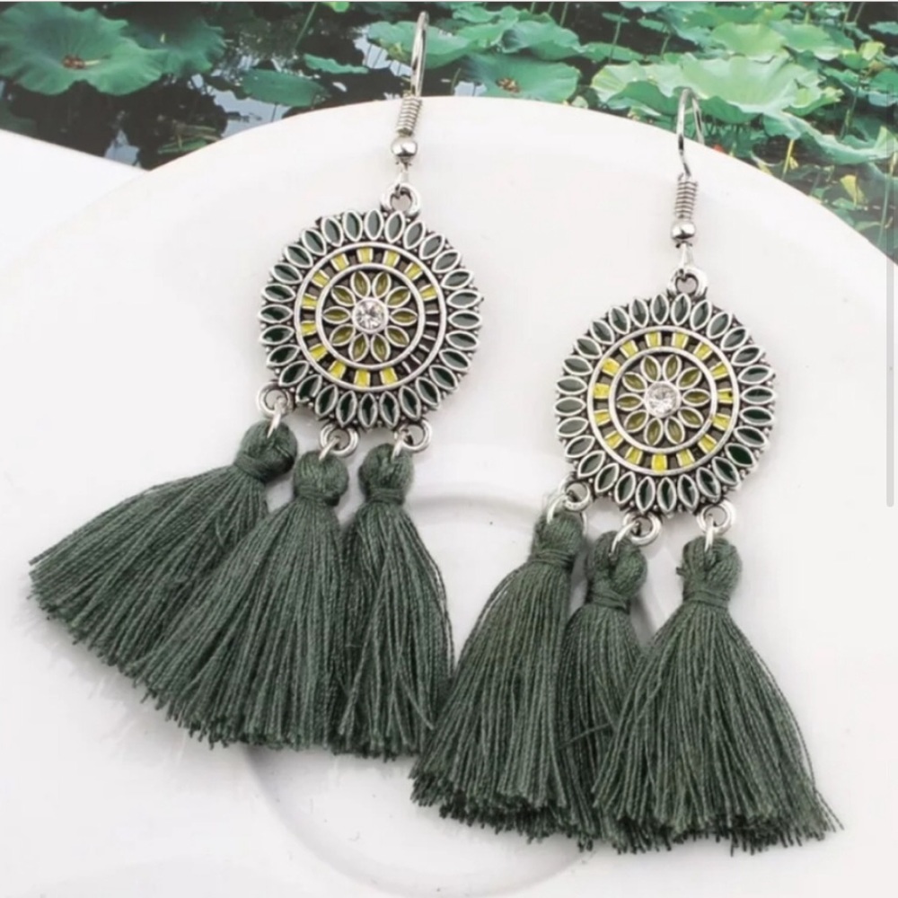 🆕 Dark Olive Green Boho Tassel Dangling lightweight medallion mandala Earrings